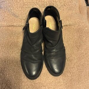 Clark’s Emily Braley Bootie, size 8.5
